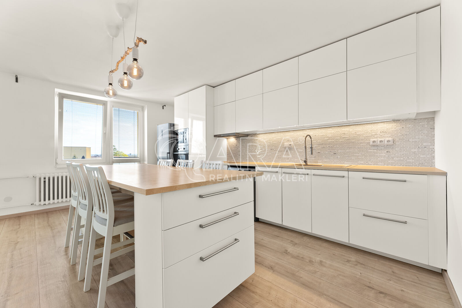 Prodej prostorného bytu 3+kk 78,9m2 s lodžií, sklepem po rekonstrukci Praha 9, Prosek
