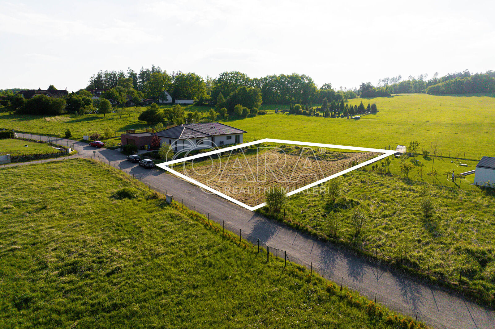 Na prodej hezký pozemek určený ke stavbě rodinného domu, Zaječice – Pyšely, 1477m2