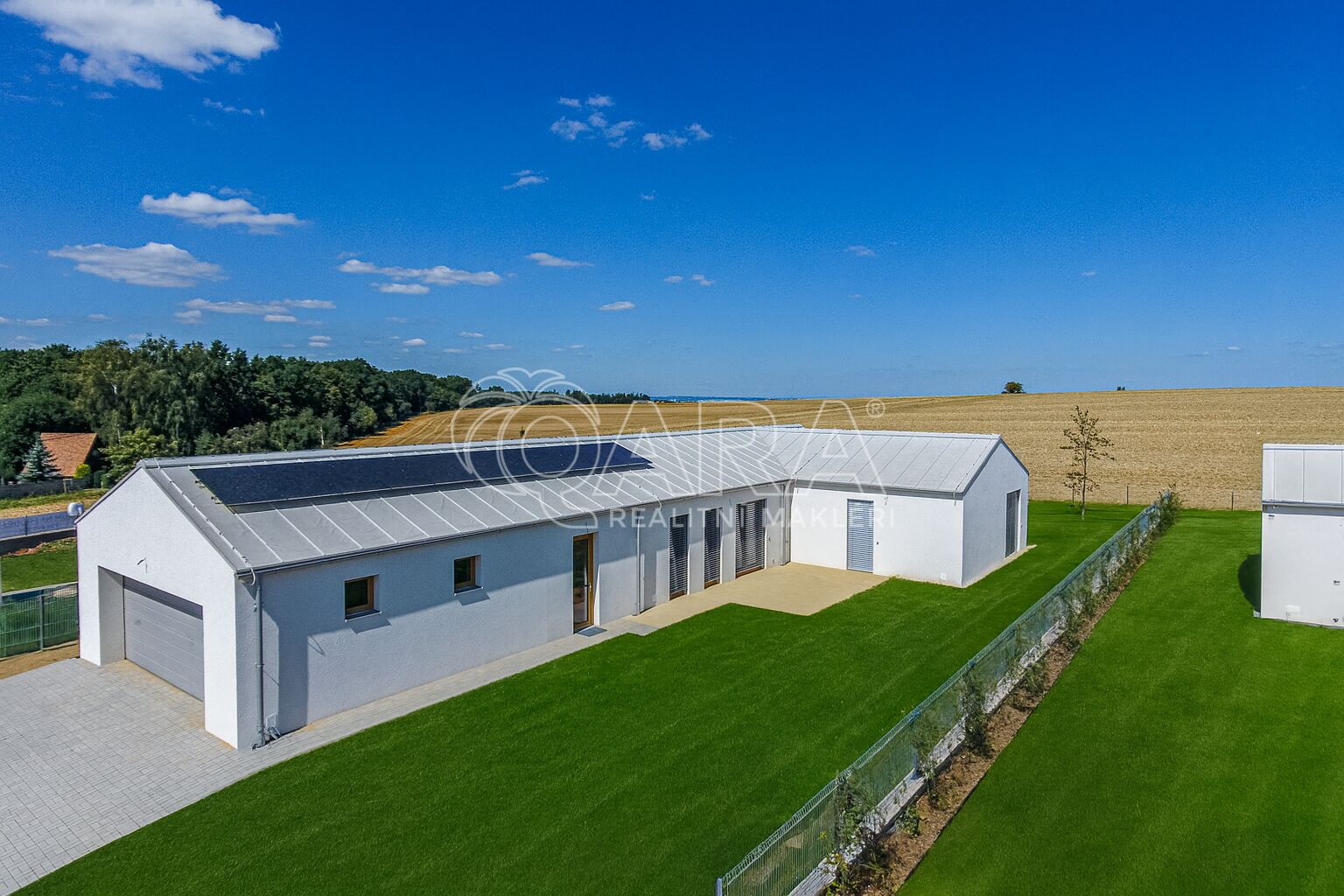 Novostavba nízkoenergetického domu, 5+kk, garáž, 217m2, pozemek 1000m2, Olešky, Praha – Východ