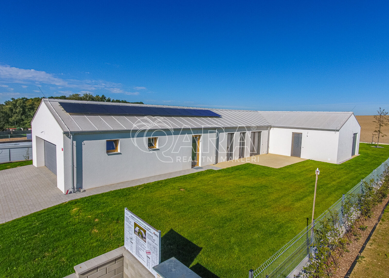 Novostavba nízkoenergetického domu, 5+kk, garáž, 217m2, pozemek 1000m2, Olešky, Praha – Východ